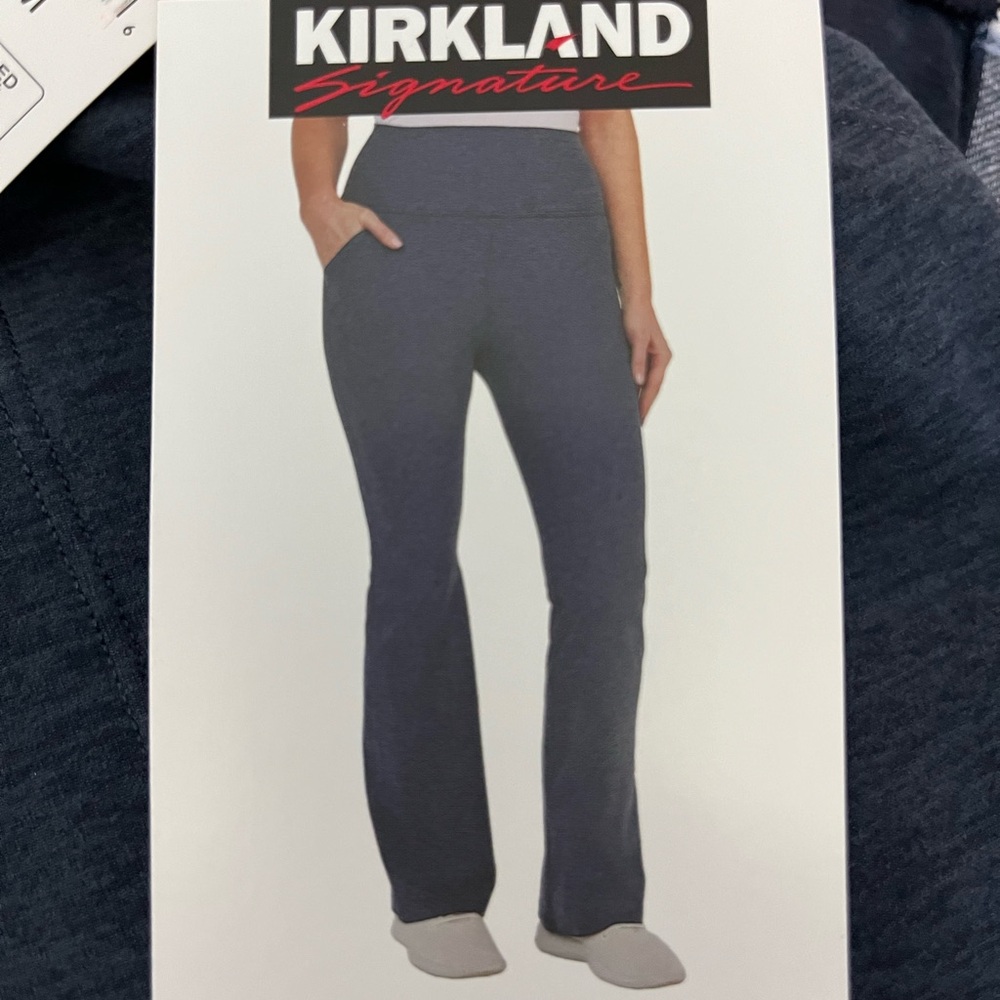 🔥391–NWT Kirkland Signature Women's Blue Flare Pants
